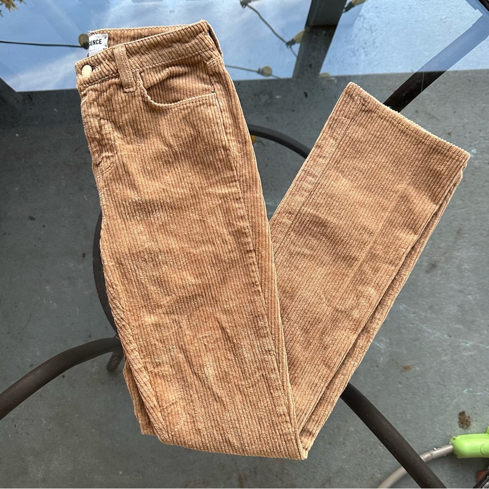 SOLD🤎L'AGENCE Oriana Corduroy High Rise Straight Leg Jean Pants in Tan - Size 25 - Picture 1 of 16